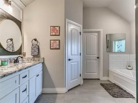 Bath - 1509 Shadow Ter, Yukon, OK 73099 photo 1 of 5