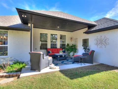 Exterior - 1509 Shadow Ter, Yukon, OK 73099 photo 4 of 5