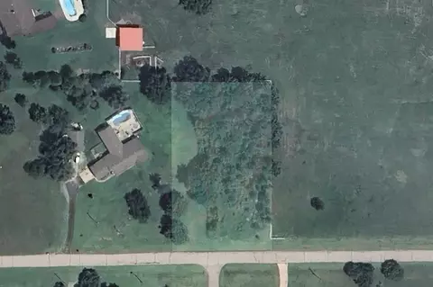 4853 Fairway Ln, Ponca City, OK 74604