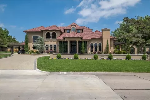 1611 Guilford Ln, Nichols Hills, OK 73120