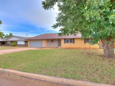 1303 S 10th St, Kingfisher, OK 73750