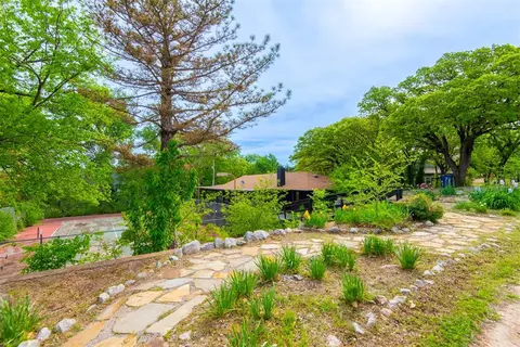 73 E Shore Dr, Arcadia, OK 73007