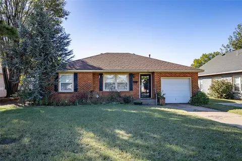 302 E Tom Stafford St, Weatherford, OK 73096
