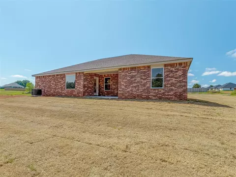 Exterior - 29192 Osage Hills Dr, Mcloud, OK 74851 photo 4 of 4
