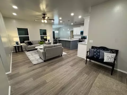 Entry Way - 29192 Osage Hills Dr, Mcloud, OK 74851 photo 2 of 2