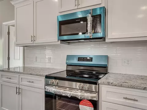 Kitchen - 29192 Osage Hills Dr, Mcloud, OK 74851 photo 5 of 8