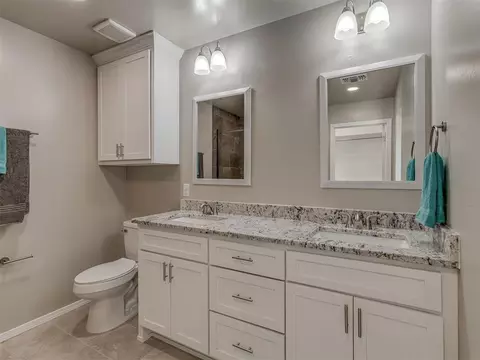 Bath - 29192 Osage Hills Dr, Mcloud, OK 74851 photo 3 of 4