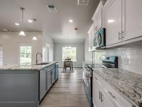 Kitchen - 29192 Osage Hills Dr, Mcloud, OK 74851 photo 3 of 8