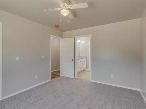 Bedroom - 29192 Osage Hills Dr, Mcloud, OK 74851 photo 3 of 4