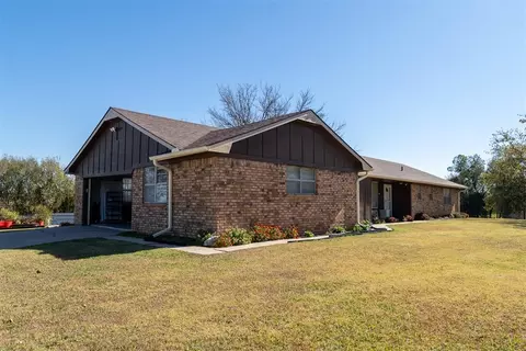 109 Tanglewood Dr, Pauls Valley, OK 73075
