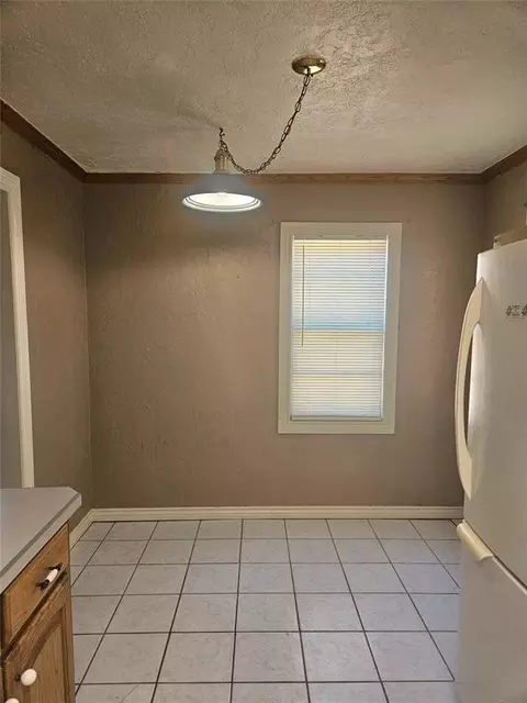 Kitchen - 1019 Elm St, Altus, OK 73521 photo 3 of 3