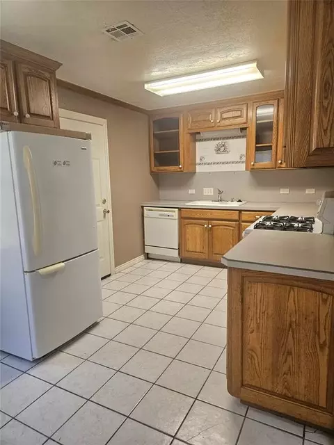 Kitchen - 1019 Elm St, Altus, OK 73521 photo 1 of 3