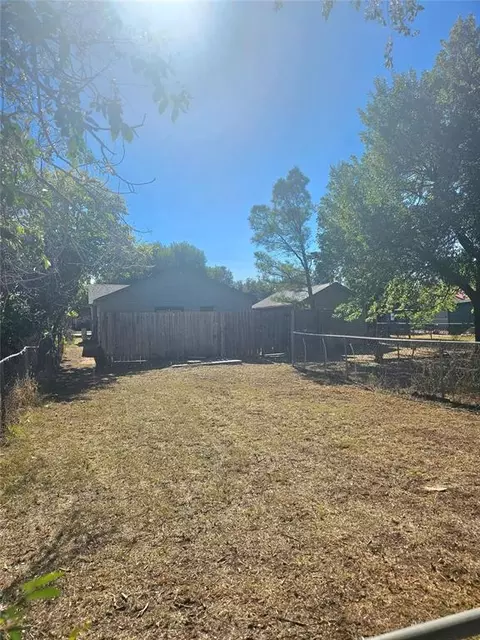Exterior - 1019 Elm St, Altus, OK 73521 photo 2 of 2