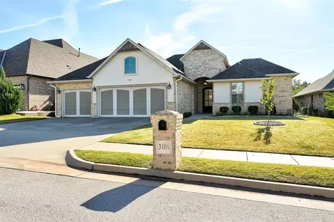 3100 Hunter Crest Dr, Edmond, OK 73034