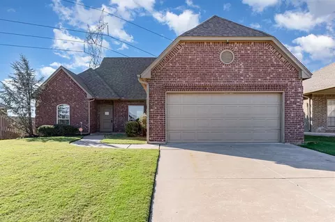 8008 NW 158th St, Edmond, OK 73013