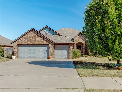 3005 Alli Cir, Chickasha, OK 73018