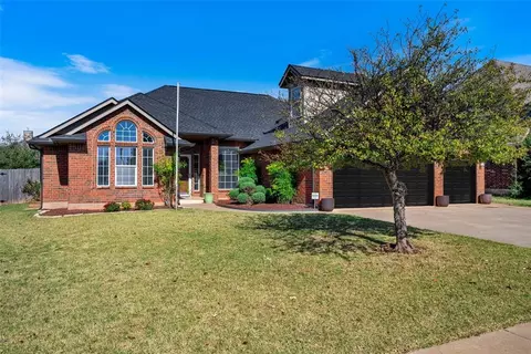 301 E Richmond Ter, Mustang, OK 73064