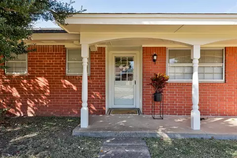 9101 S Winston Way, Oklahoma City, OK 73139