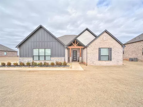 2262 Jackson Ln, Blanchard, OK 73010