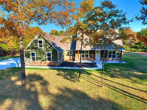 990580 Hickory Grove Trl, Harrah, OK 73045