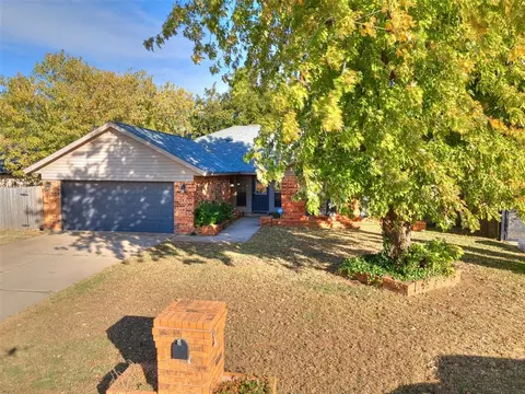 9204 Aaron Dr, Oklahoma City, OK 73132