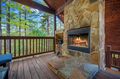 Exterior - 126 Mountain Pine Trl, Broken Bow, OK 74728 photo 10 of 13