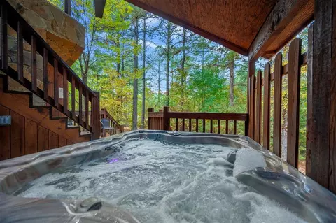 Exterior - 126 Mountain Pine Trl, Broken Bow, OK 74728 photo 7 of 13