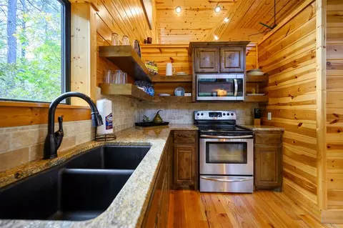 Kitchen - 126 Mountain Pine Trl, Broken Bow, OK 74728 photo 2 of 2