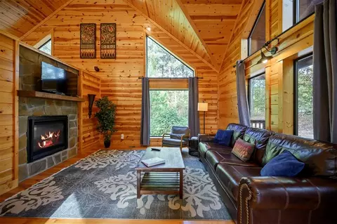 Living - 126 Mountain Pine Trl, Broken Bow, OK 74728 photo 4 of 4