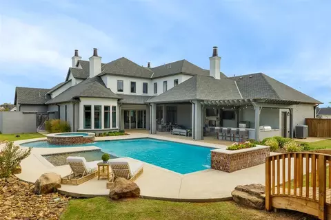 5001 Water Oak Way, Edmond, OK 73034
