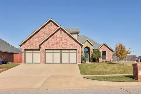 10812 Wild Horse Creek Dr, Yukon, OK 73099