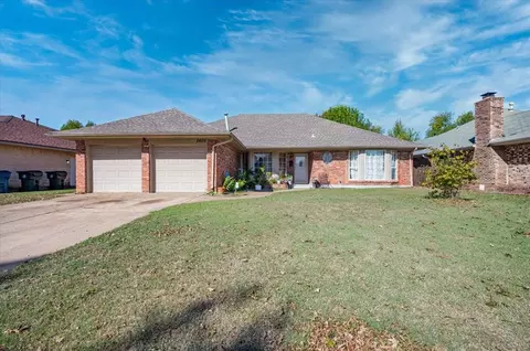 3605 Rolling Ln, Midwest City, OK 73110