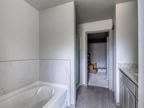 Bath - 334691 Preakness Xing, Mcloud, OK 74851 photo 3 of 4