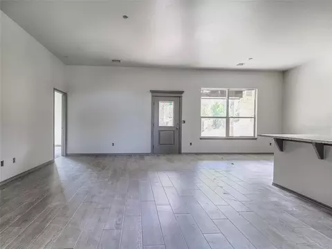 Living - 334691 Preakness Xing, Mcloud, OK 74851 photo 1 of 2