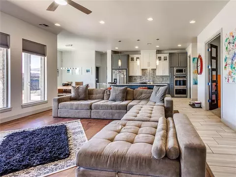 4740 Hillcrest Ln, Edmond, OK 73025