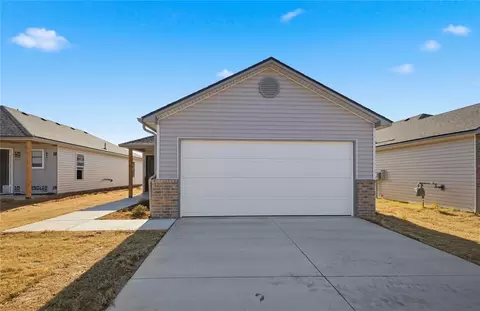 1216 S Brook Dr, Purcell, OK 73080