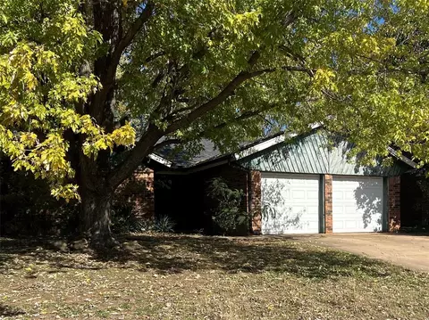 325 Cherryvale Rd, Edmond, OK 73003