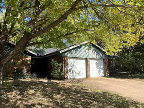 Exterior - 325 Cherryvale Rd, Edmond, OK 73003 photo 2 of 5