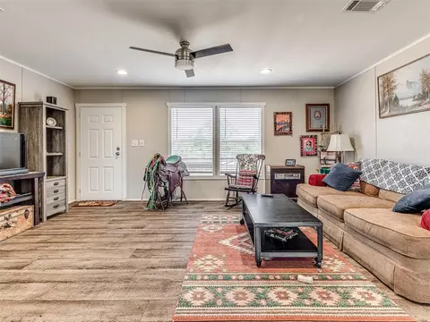 Living - 45 Deer Run Rd, Mcloud, OK 74851 photo 1 of 4