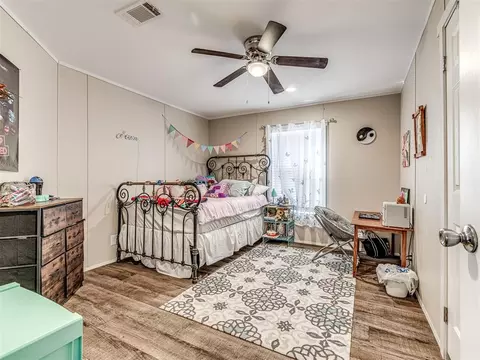 Bedroom - 45 Deer Run Rd, Mcloud, OK 74851 photo 5 of 8