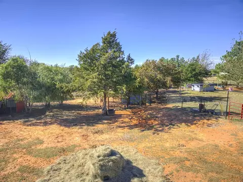 Exterior - 45 Deer Run Rd, Mcloud, OK 74851 photo 7 of 7
