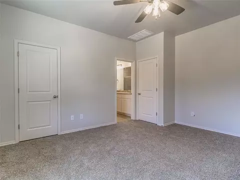 Bedroom - 104942 S Pimlico Pass, Mcloud, OK 74851 photo 7 of 9