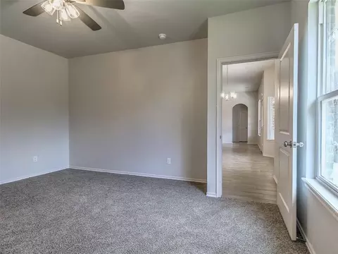 Bedroom - 104942 S Pimlico Pass, Mcloud, OK 74851 photo 8 of 9