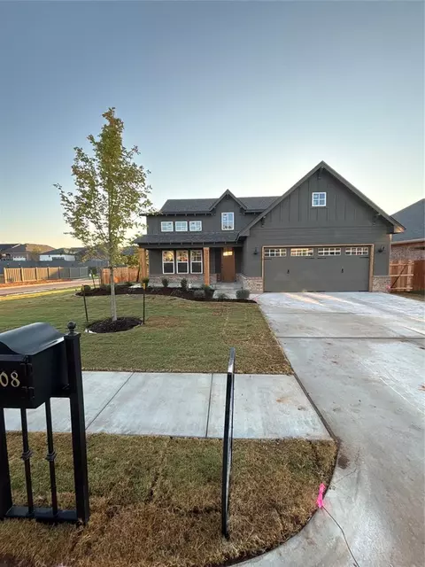 1808 Parkwood Pl, Edmond, OK 73034