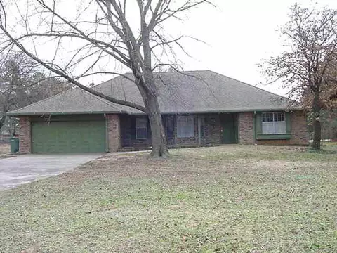2014 Robin Rd, Edmond, OK 73034 photo 1