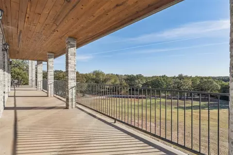 Exterior - 10600 E Covell Rd, Arcadia, OK 73007 photo 4 of 10