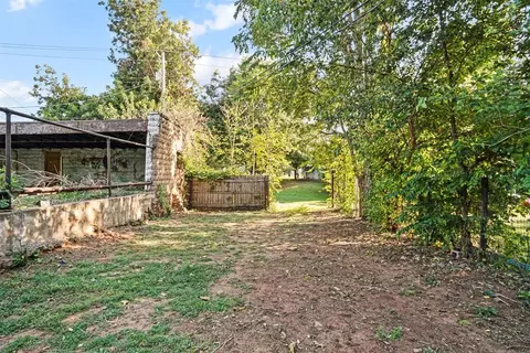 Exterior - 515 E Harrison Ave, Guthrie, OK 73044 photo 5 of 7