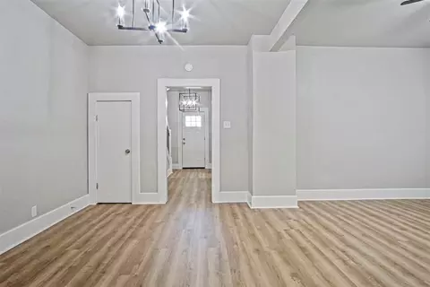 Entry Way - 515 E Harrison Ave, Guthrie, OK 73044 photo 2 of 4