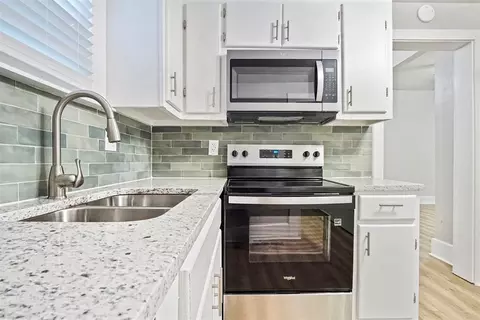 Kitchen - 515 E Harrison Ave, Guthrie, OK 73044 photo 1 of 3