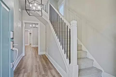 Entry Way - 515 E Harrison Ave, Guthrie, OK 73044 photo 1 of 4